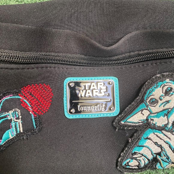 Loungefly Fanny pack - Picture 2 of 4